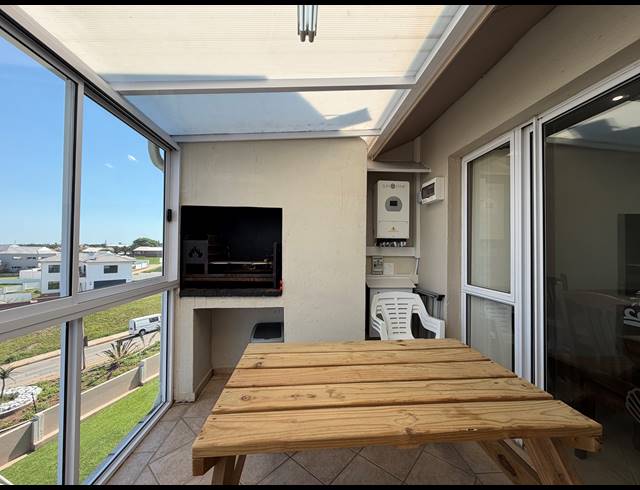 2 BEDROOM APARTMENT FOR SALE IN JEFFREYS BAY CENTRAL